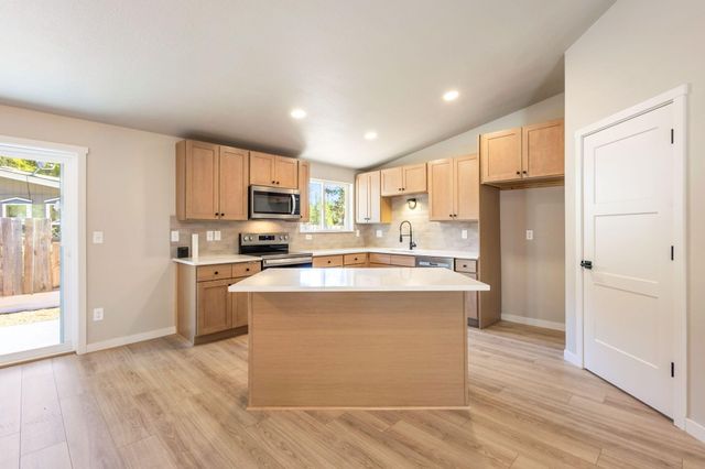 16769 S Century Drive, Bend, OR 97707