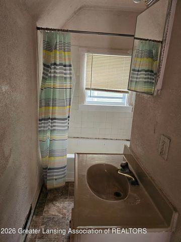 222 W Maple Street, Lansing, MI 48906