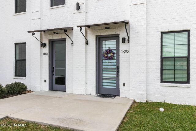 711 E Main Street 200, Broussard, LA 70518