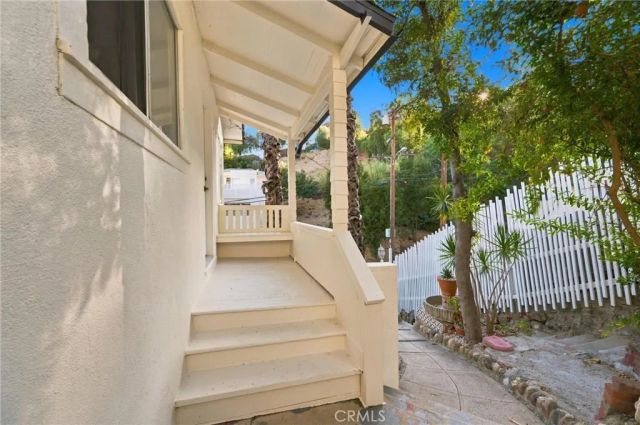 447 W Avenue 37, Los Angeles, CA 90065