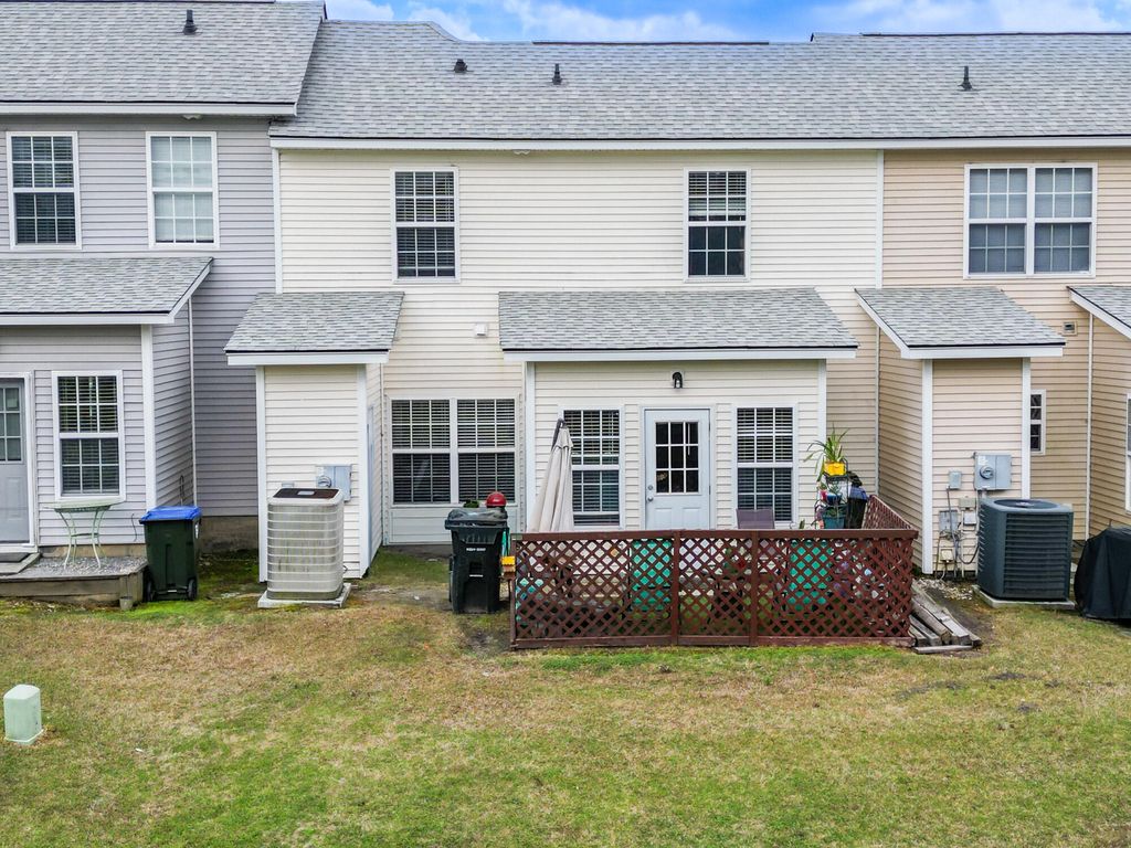 Image 8 of property listing at 110 Black River Drive, Summerville, SC 29485