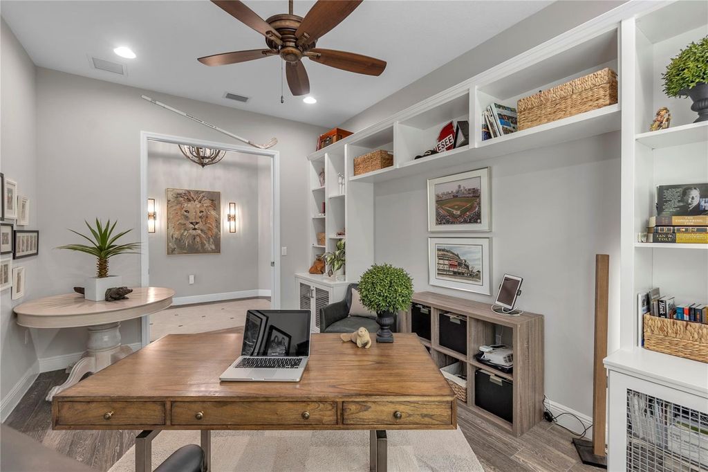 Image 11 of property listing at 15402 CASTLE PARK TERRACE, Bradenton, FL 34202