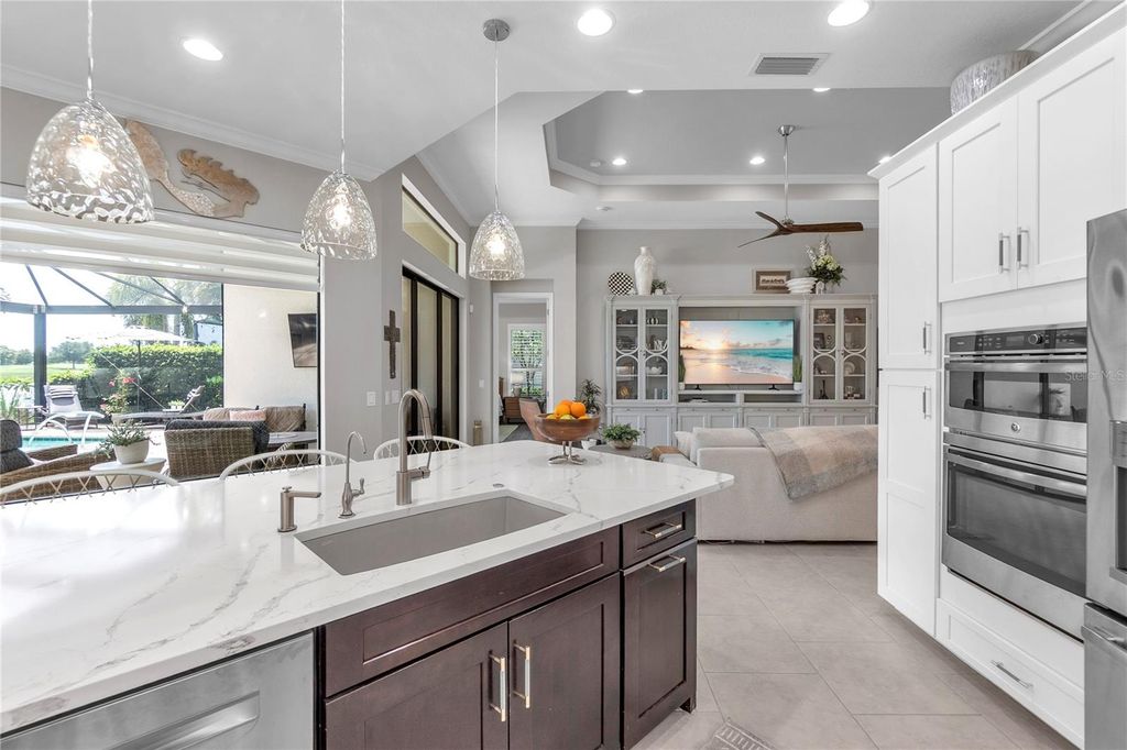 Image 23 of property listing at 15402 CASTLE PARK TERRACE, Bradenton, FL 34202