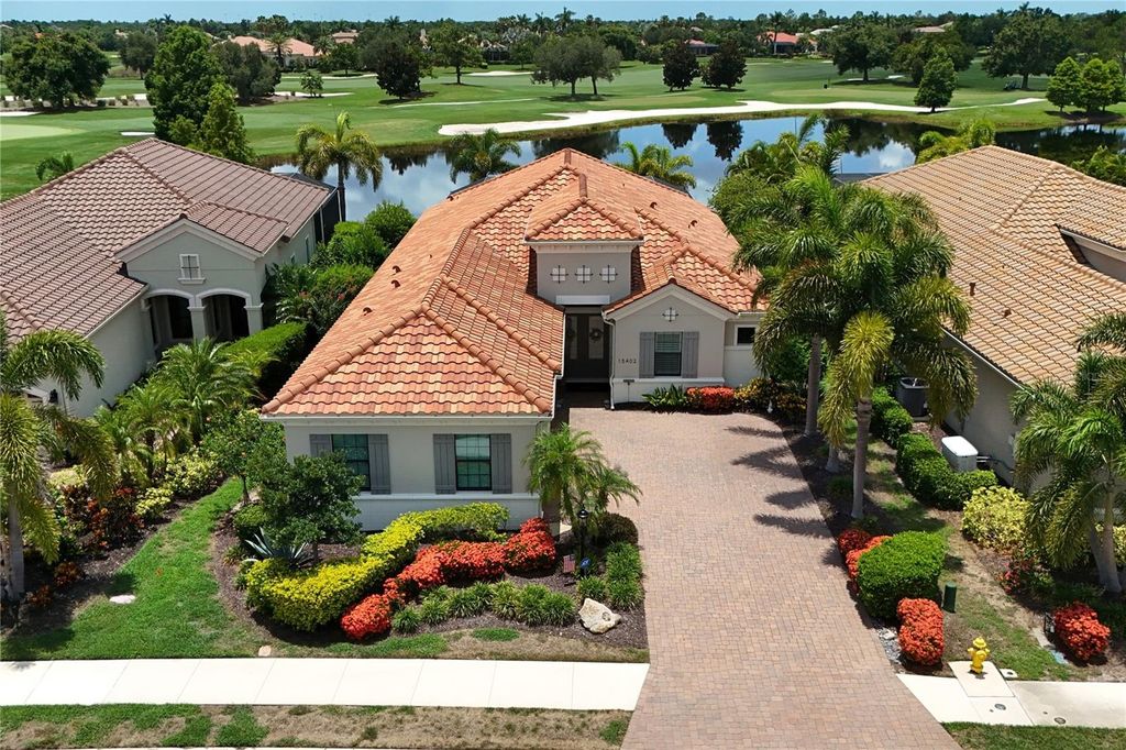 Image 4 of property listing at 15402 CASTLE PARK TERRACE, Bradenton, FL 34202
