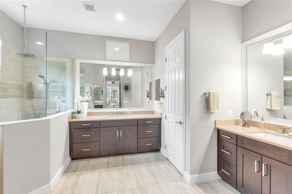 Image 40 of property listing at 15402 CASTLE PARK TERRACE, Bradenton, FL 34202