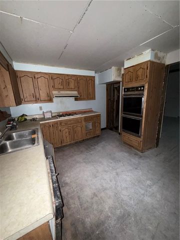 128 Pointview Rd, Brentwood, PA 15227