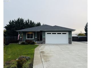 455 Se WOODY Ct, Myrtle Creek, OR 97457