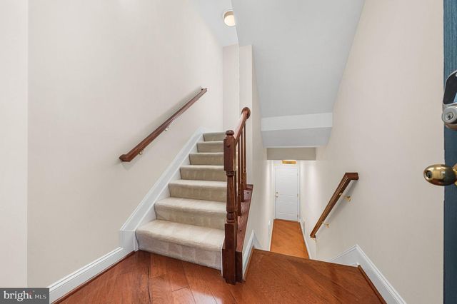 4431-B EASTWICK CT, Fairfax, VA 22033