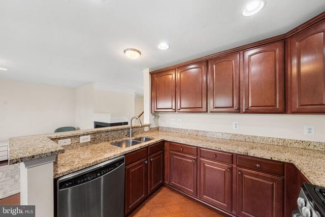 4431-B EASTWICK CT, Fairfax, VA 22033