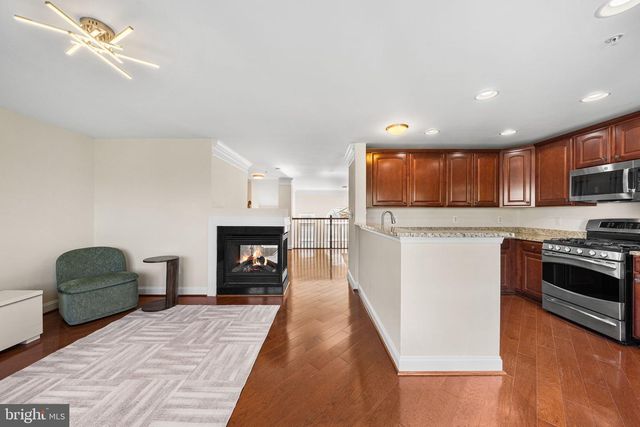 4431-B EASTWICK CT, Fairfax, VA 22033