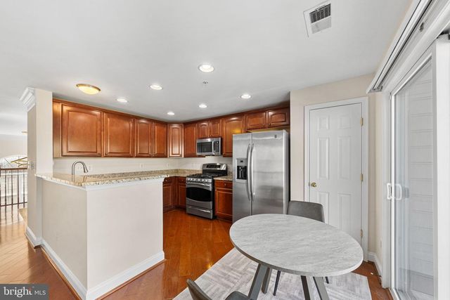 4431-B EASTWICK CT, Fairfax, VA 22033