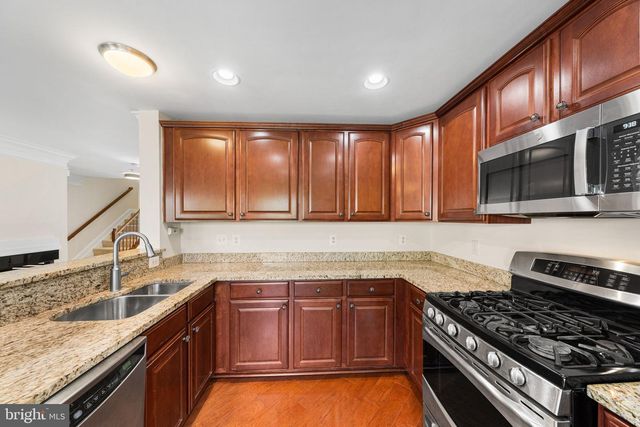 4431-B EASTWICK CT, Fairfax, VA 22033