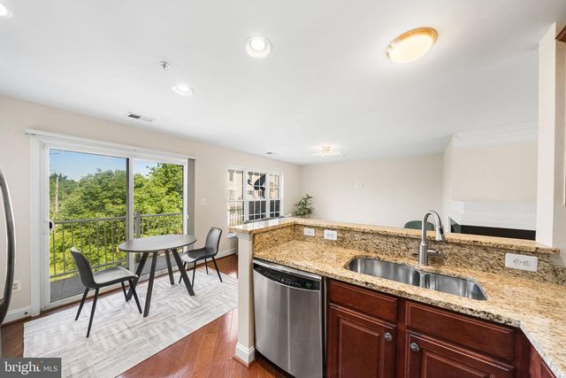 4431-B EASTWICK CT, Fairfax, VA 22033