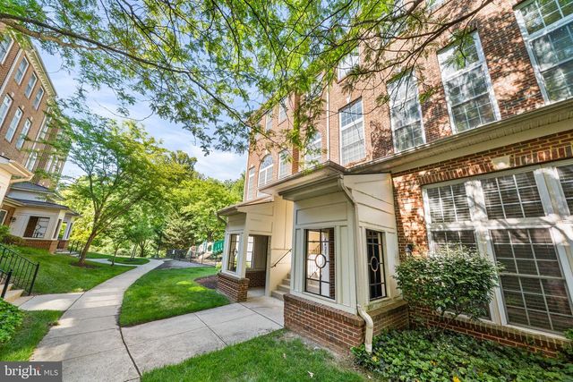 4431-B EASTWICK CT, Fairfax, VA 22033