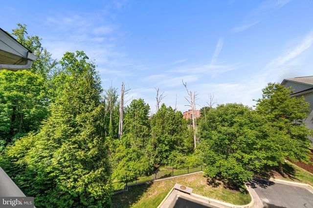 4431-B EASTWICK CT, Fairfax, VA 22033