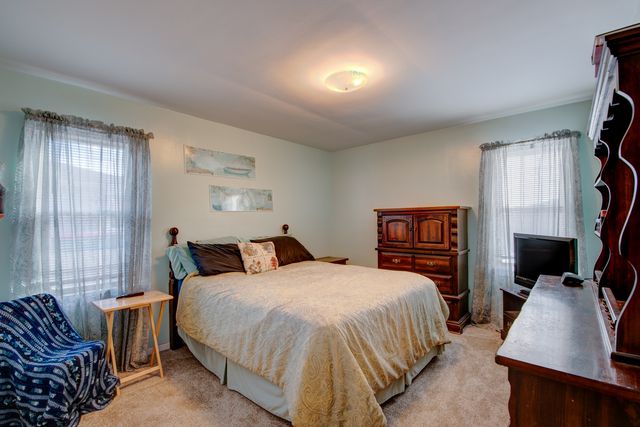 827 E 160th Place, South Holland, IL 60473