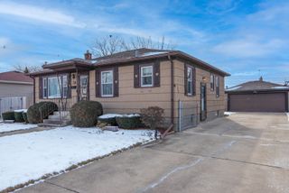 827 E 160th Place, South Holland, IL 60473