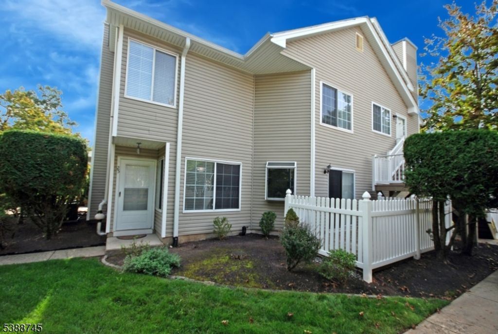 25 Stevens Court, Bedminster Twp., NJ 07921