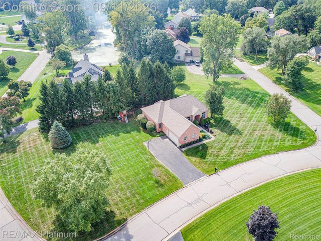 2940 Dana Pointe Drive, Hamburg Township, MI 48169