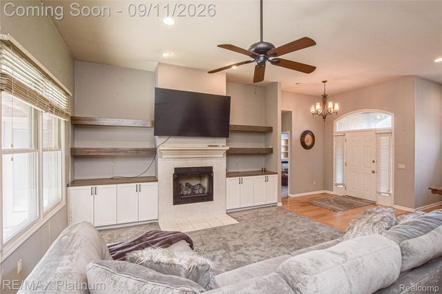 2940 Dana Pointe Drive, Hamburg Township, MI 48169