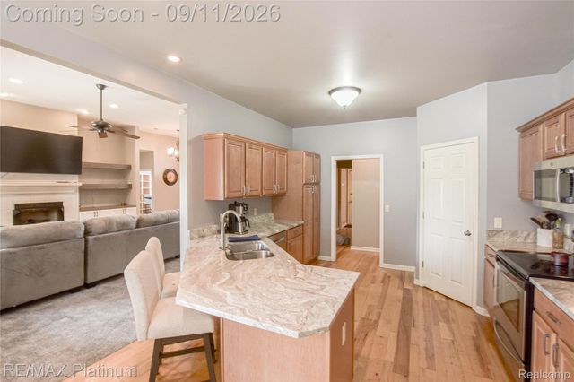 2940 Dana Pointe Drive, Hamburg Township, MI 48169