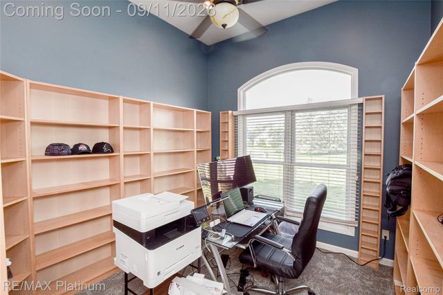 2940 Dana Pointe Drive, Hamburg Township, MI 48169
