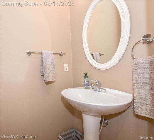 2940 Dana Pointe Drive, Hamburg Township, MI 48169