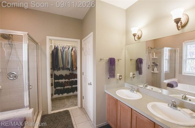 2940 Dana Pointe Drive, Hamburg Township, MI 48169