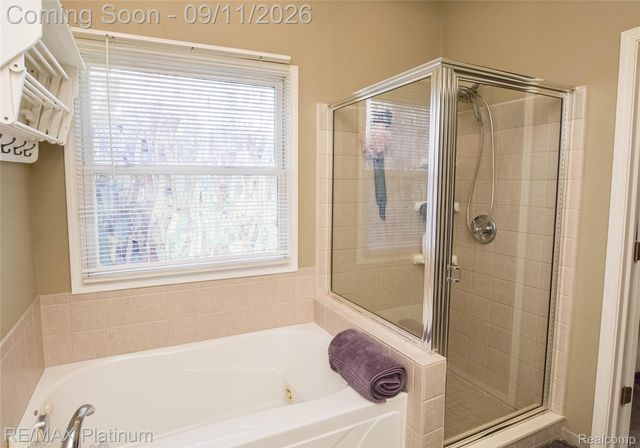 2940 Dana Pointe Drive, Hamburg Township, MI 48169