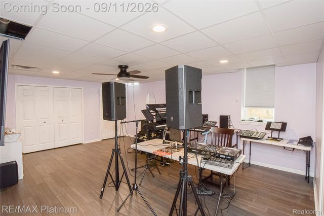 2940 Dana Pointe Drive, Hamburg Township, MI 48169