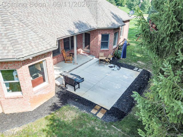2940 Dana Pointe Drive, Hamburg Township, MI 48169
