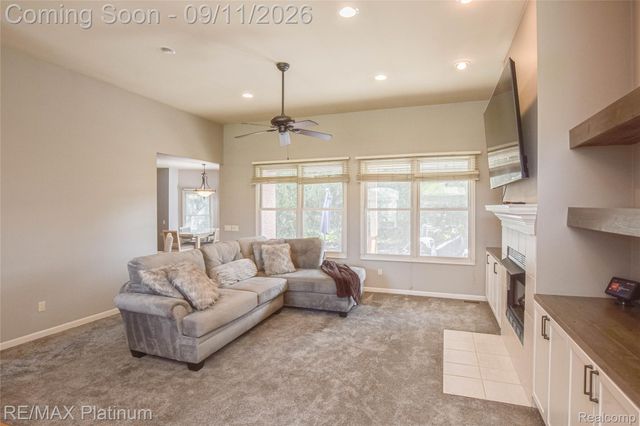 2940 Dana Pointe Drive, Hamburg Township, MI 48169