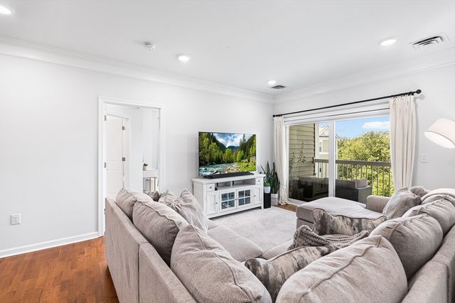 110 Trotter Rd 2412, Weymouth, MA 02190