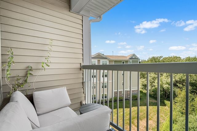 110 Trotter Rd 2412, Weymouth, MA 02190