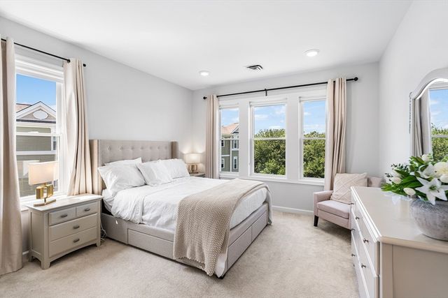 110 Trotter Rd 2412, Weymouth, MA 02190