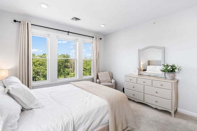 110 Trotter Rd 2412, Weymouth, MA 02190