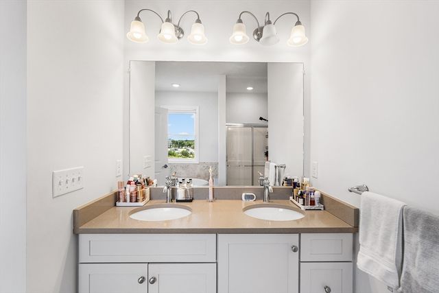 110 Trotter Rd 2412, Weymouth, MA 02190