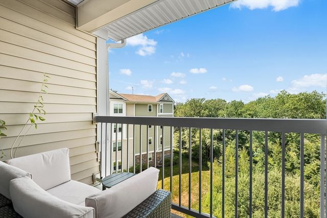 110 Trotter Rd 2412, Weymouth, MA 02190