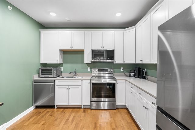 110 Trotter Rd 2412, Weymouth, MA 02190