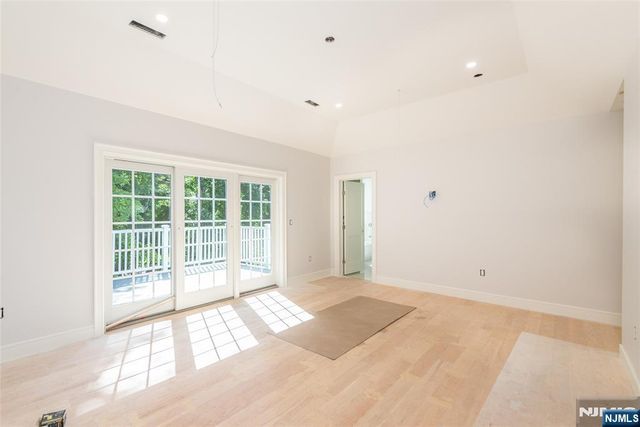 203 Pascack Road, Park Ridge, NJ 07656