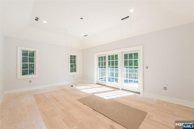 203 Pascack Road, Park Ridge, NJ 07656