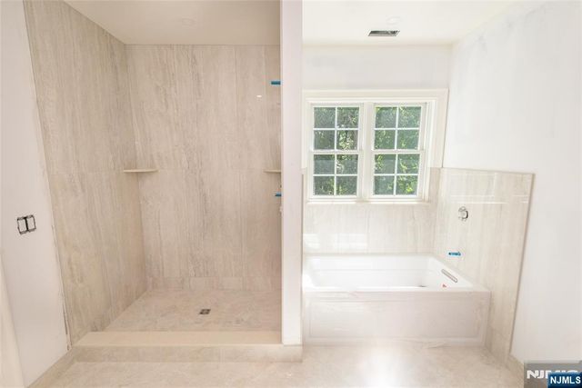 203 Pascack Road, Park Ridge, NJ 07656