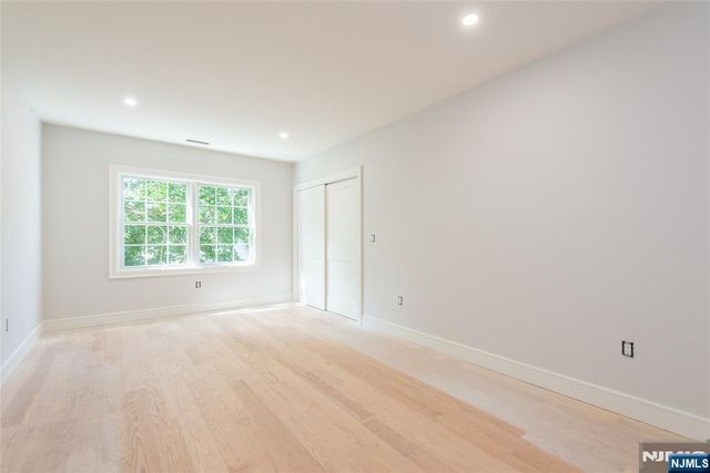 203 Pascack Road, Park Ridge, NJ 07656