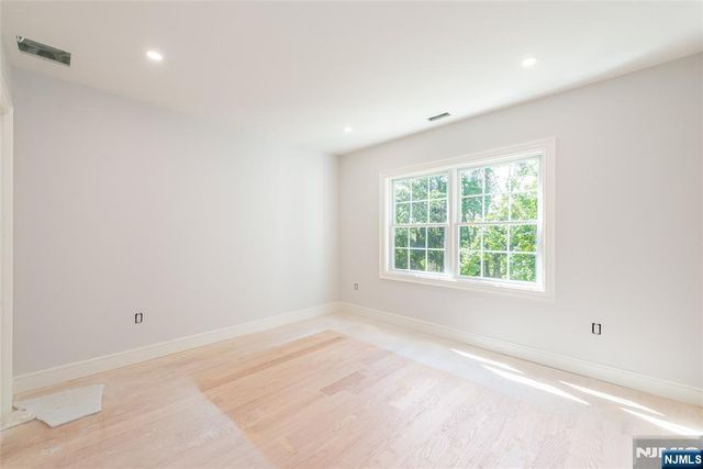 203 Pascack Road, Park Ridge, NJ 07656