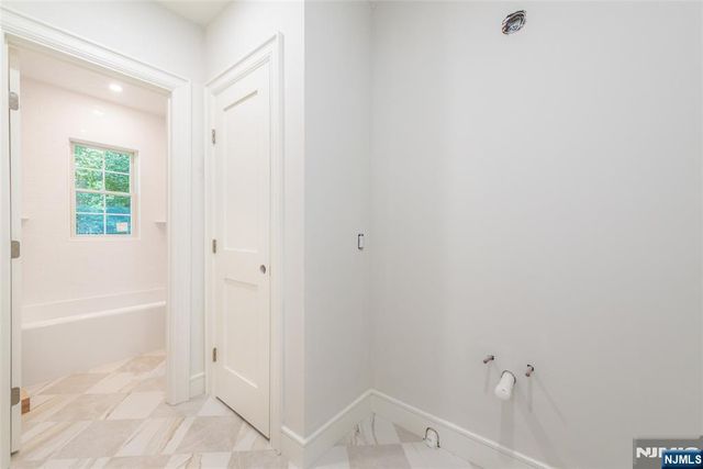 203 Pascack Road, Park Ridge, NJ 07656