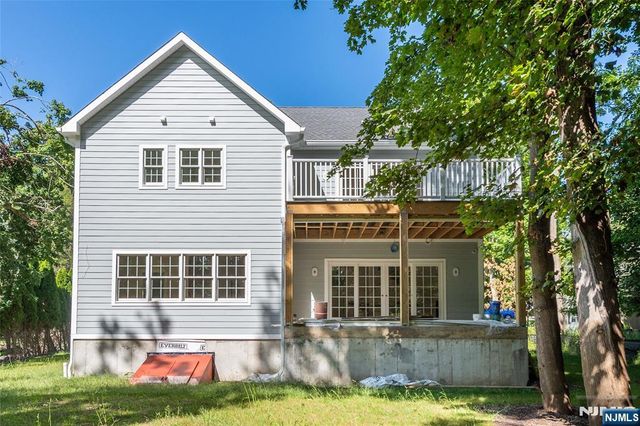 203 Pascack Road, Park Ridge, NJ 07656