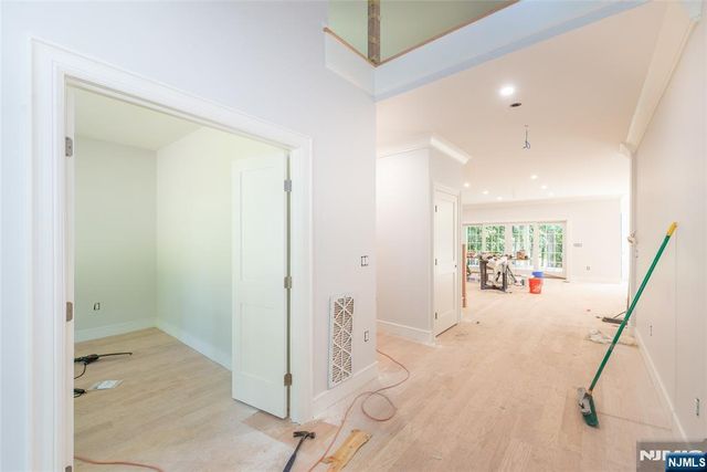203 Pascack Road, Park Ridge, NJ 07656
