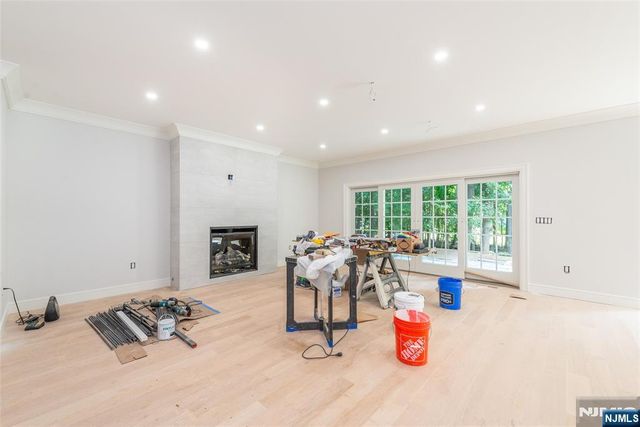 203 Pascack Road, Park Ridge, NJ 07656