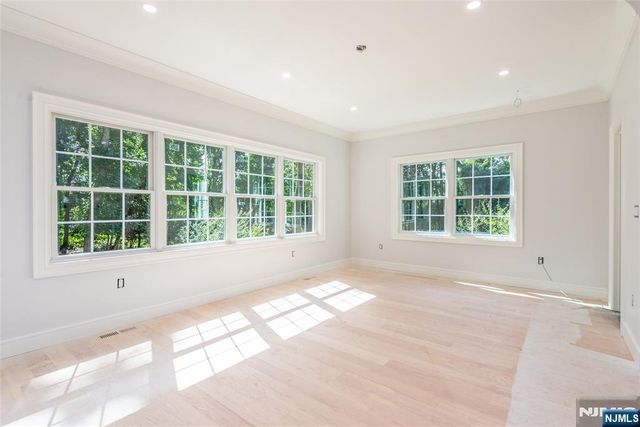 203 Pascack Road, Park Ridge, NJ 07656