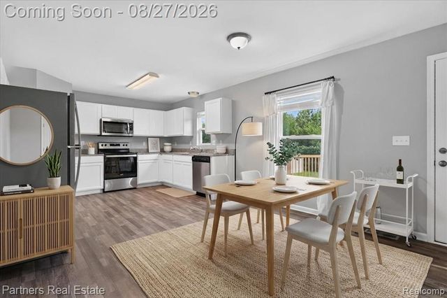 424 Saddlebrook Drive, Linden, MI 48451